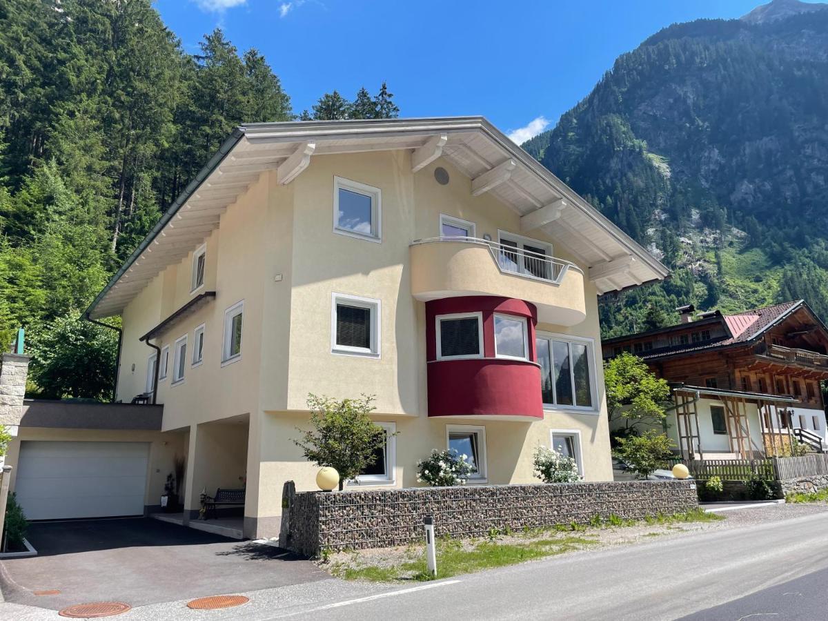 Kallis Appartement Mayrhofen Exterior foto